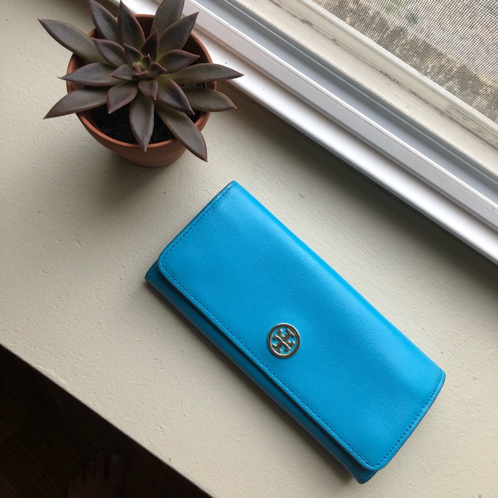 Tory Burch Robinson Continental Envelope Wallet - Picture 4 of 8